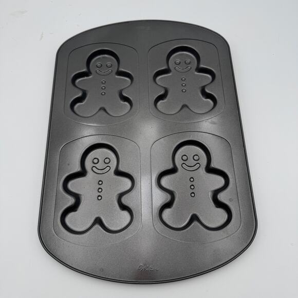Set of 2 Wilton Gingerbread Man and Valentine Non-Stick Pans - Picture 2 of 6